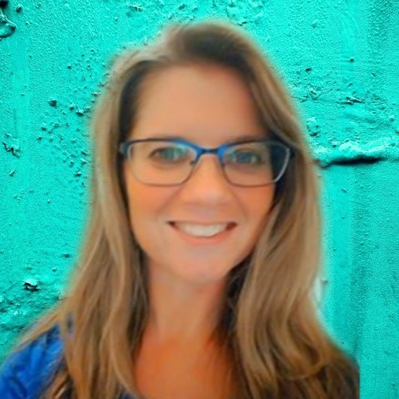 Meet your Posher, Sarah - Picture 1 of 1